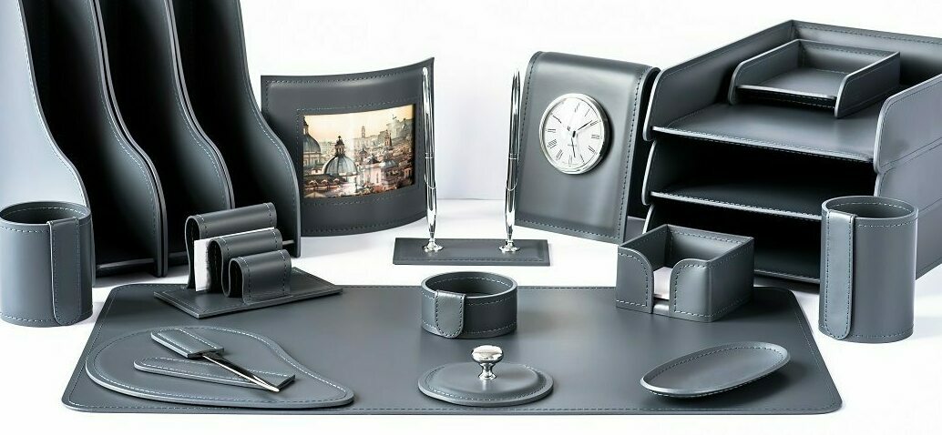 бежевый настольный набор для руководителя