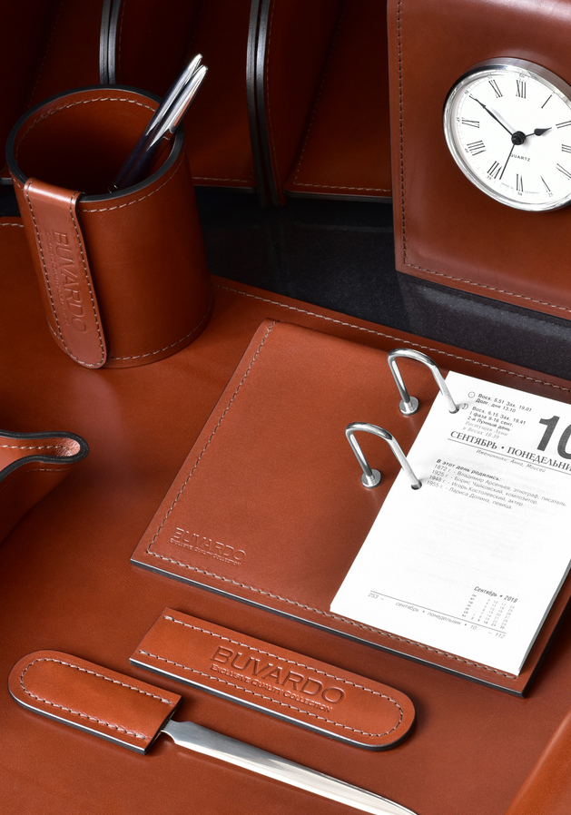 дорогой настольный набор