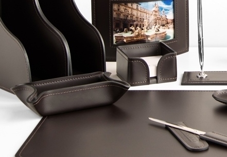 настольный набор из кожи  шоколад