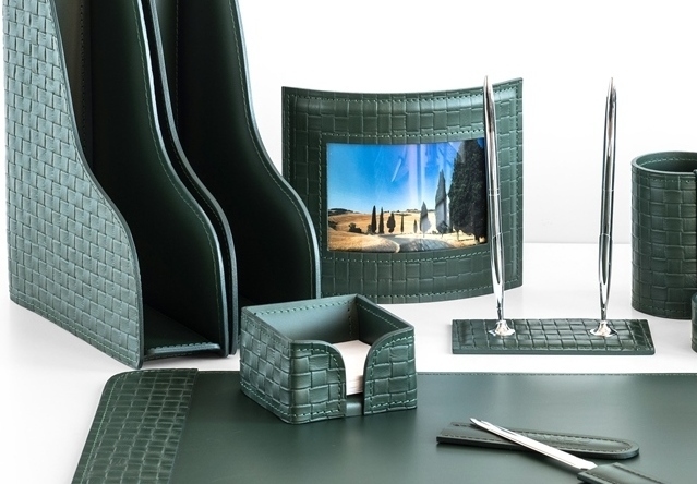 зеленый настольный набор из кожи как боттега венето