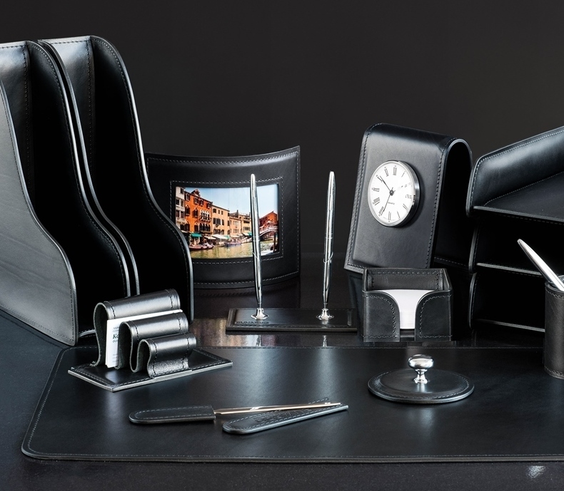 НАСТОЛЬНЫЕ НАБОРЫ руководителя черный люкс