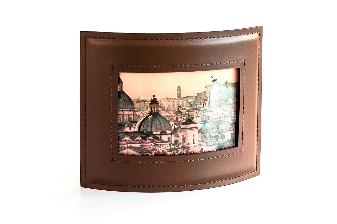 Рамка кожаная для фотографий цвет орех Рамка кожаная для фотографий цвет орех