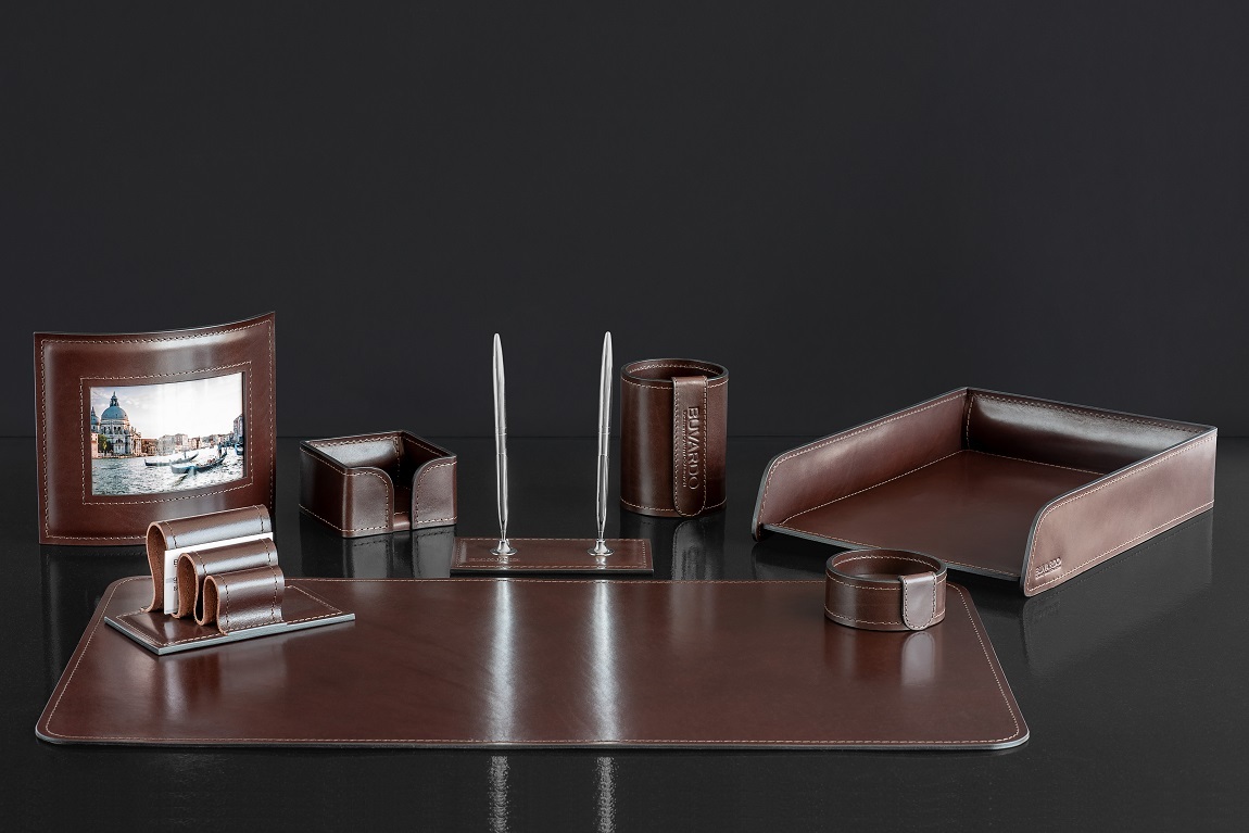 НЕТ В НАЛИЧИИ Настольный набор руководителя Люкс Full Grain Brown 8 предметов НЕТ В НАЛИЧИИ Настольный набор руководителя Люкс Full Grain Brown 8 предметов