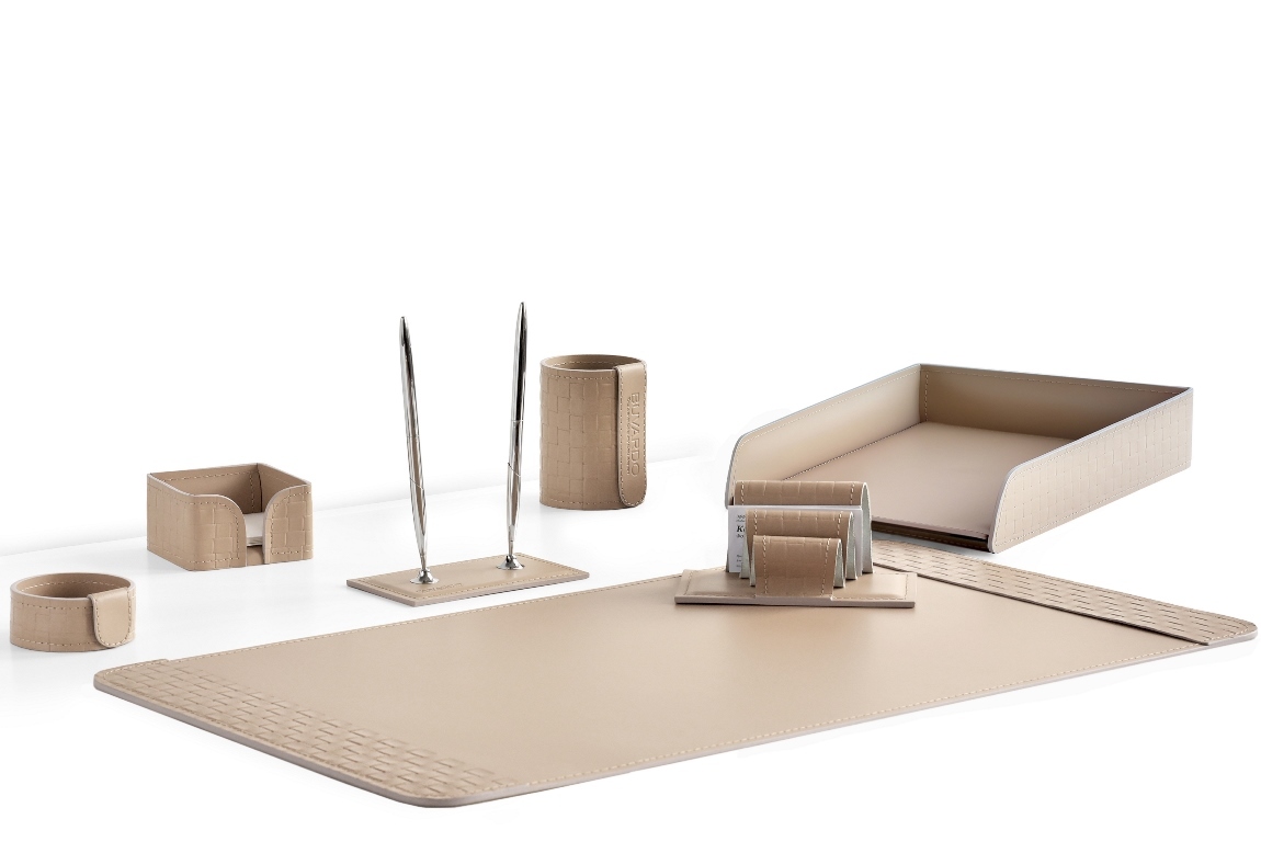 Набор настольный 7 предметов из кожи treccia/cafe latte