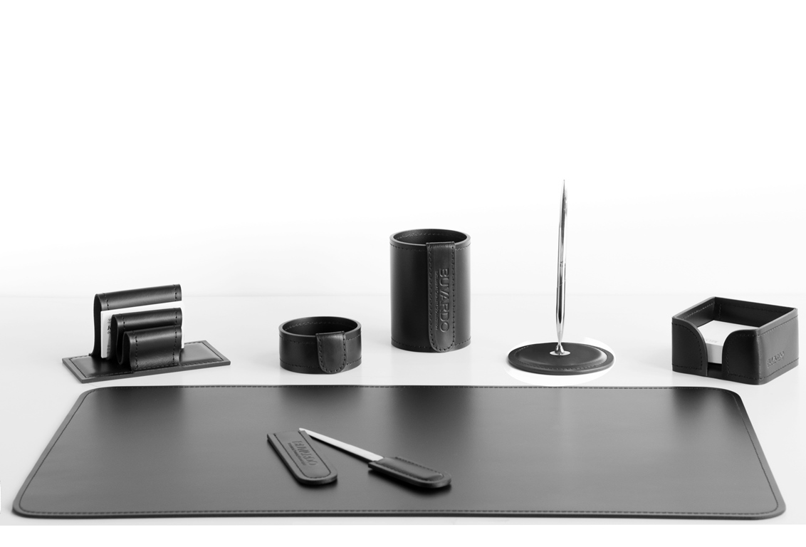 Набор настольный из черной кожи 7 предметов