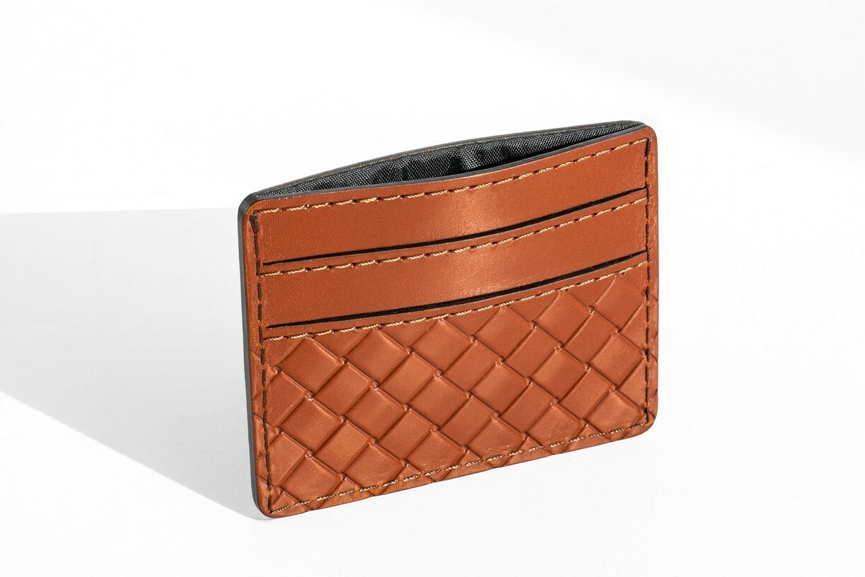 Кардхолдер из кожи Рельеф Тан Старая цена 9290 Кардхолдер из кожи Рельеф Тан Старая цена 9290