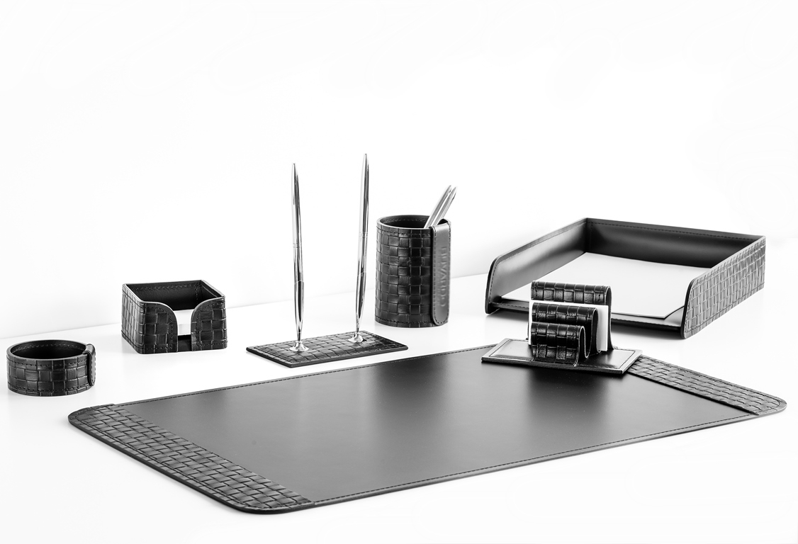 Набор настольный из кожи treccia черная 7 предметов №8 Набор настольный из кожи treccia черная 7 предметов №8