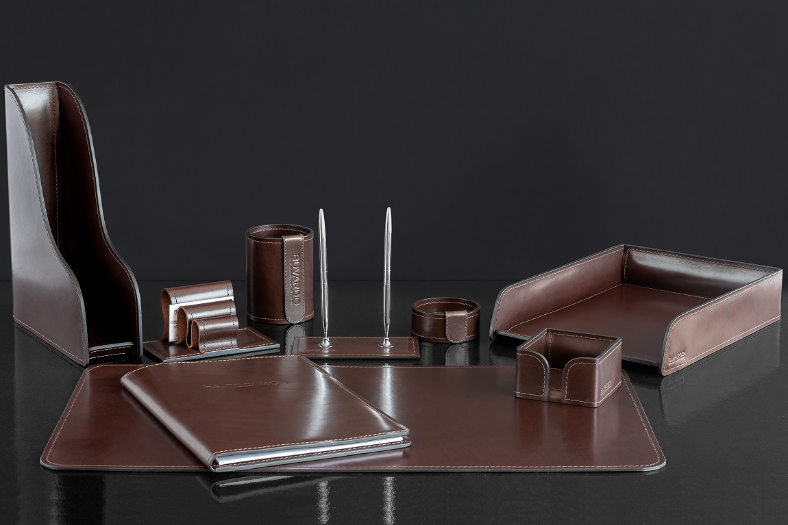 НЕТ В НАЛИЧИИ Набор руководителя ЛЮКС из кожи FG Brown 9 предметов с папкой НЕТ В НАЛИЧИИ Набор руководителя ЛЮКС из кожи FG Brown 9 предметов с папкой