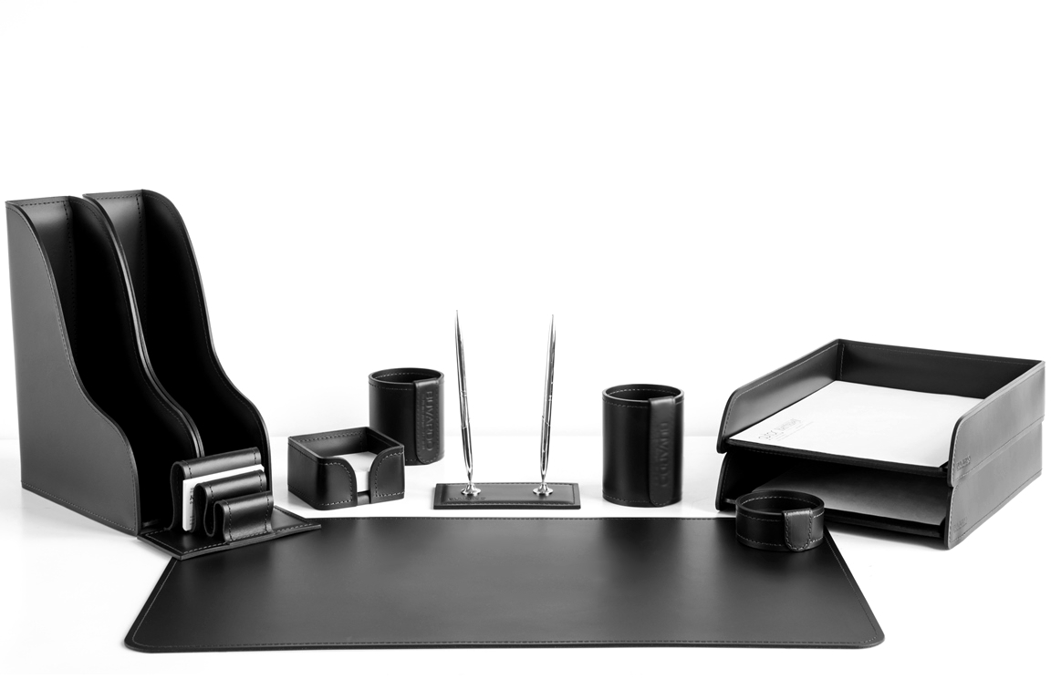 Настольный набор  предметов из кожи цвет черный