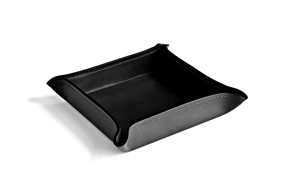 Лоток большой фигурный из черной кожи Bologna Black Лоток большой фигурный из черной кожи Bologna Black