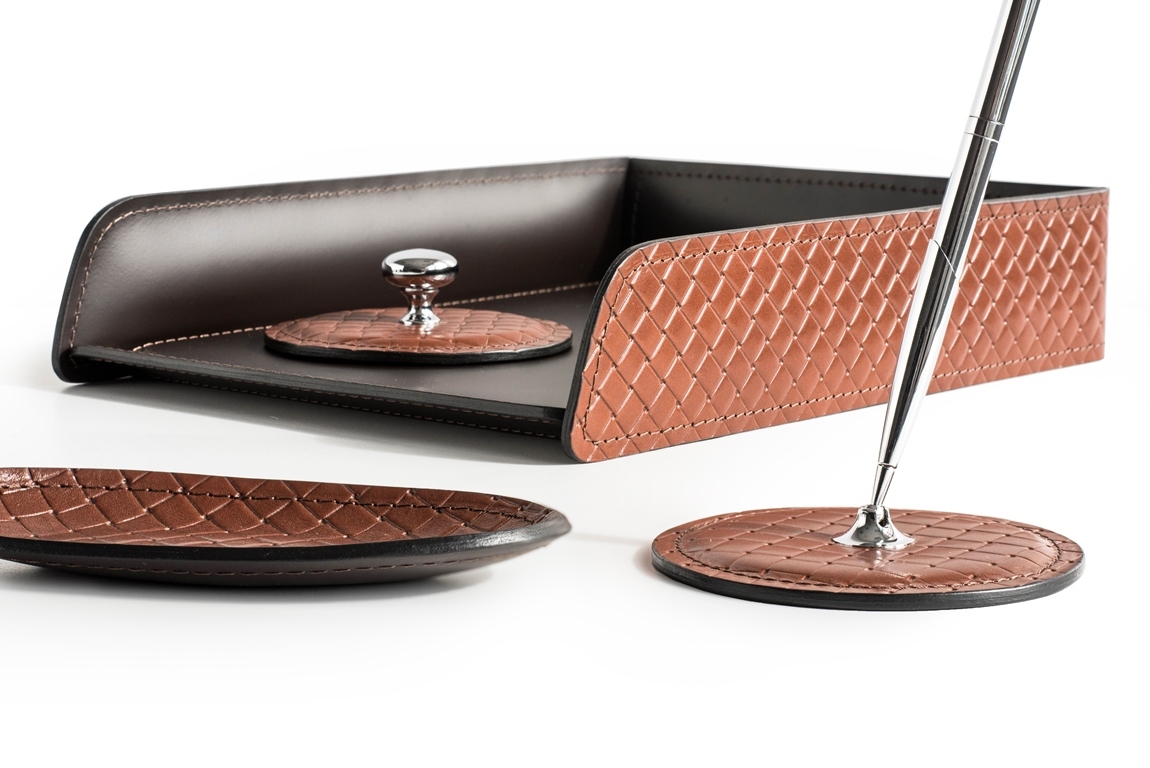 <span style="font-weight: bold;">ПРЕМИАЛЬНАЯ КОЖА FULL GRAIN </span>