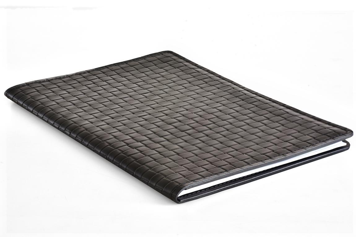 НЕТ В НАЛИЧИИ Папка НА ПОДПИСЬ intrecciato шоколад