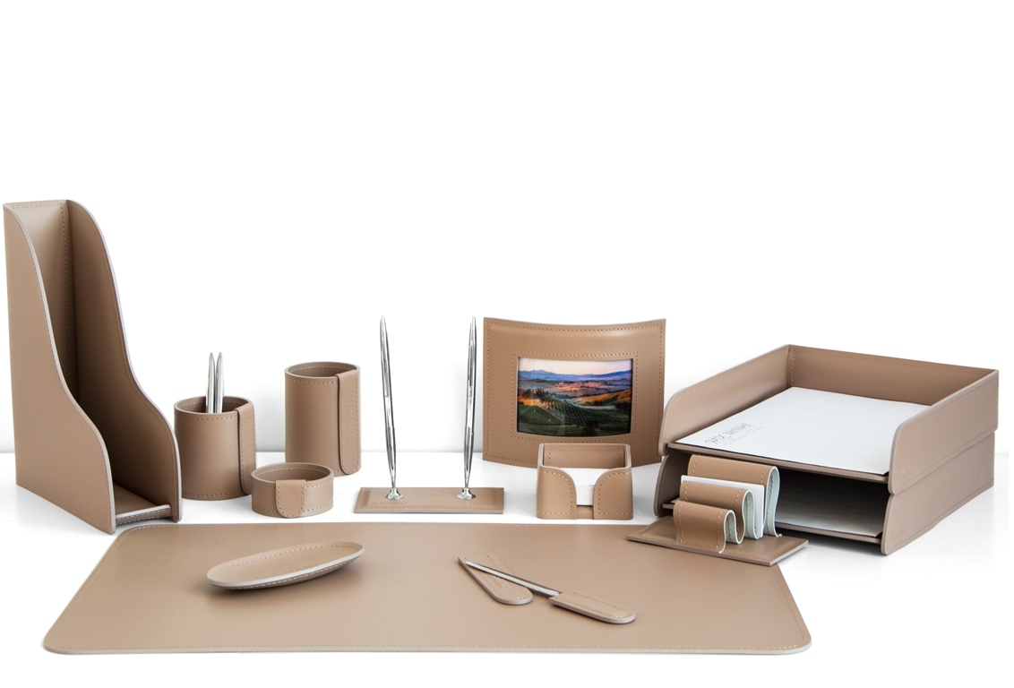 Настольный кожаный набор с фоторамкой 13 предметов цвет какао