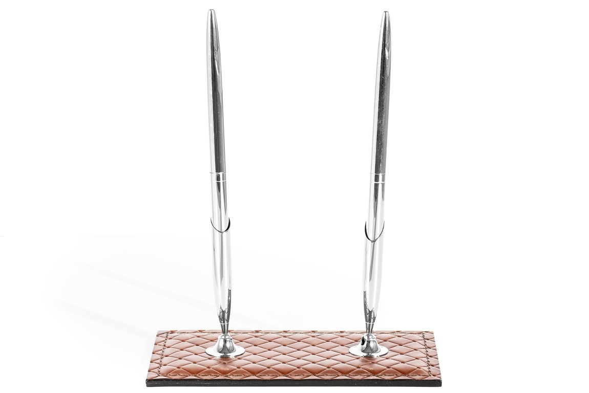 Подставка для 2х ручек из кожи Рельеф Тан Старая цена 9900 Подставка для 2х ручек из кожи Рельеф Тан Старая цена 9900