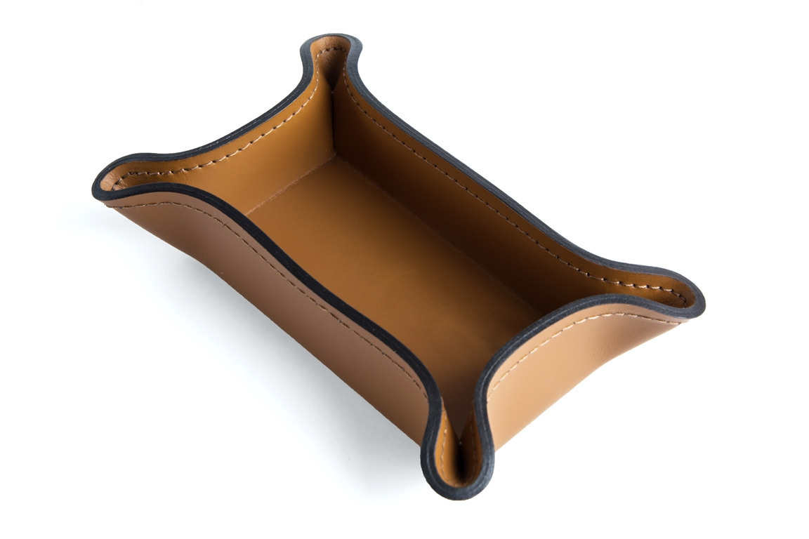Лоток малый фигурный из кожи цвет табак