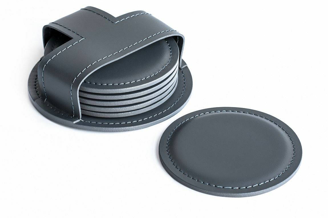 Набор костеров в чехле из темно-серой кожи