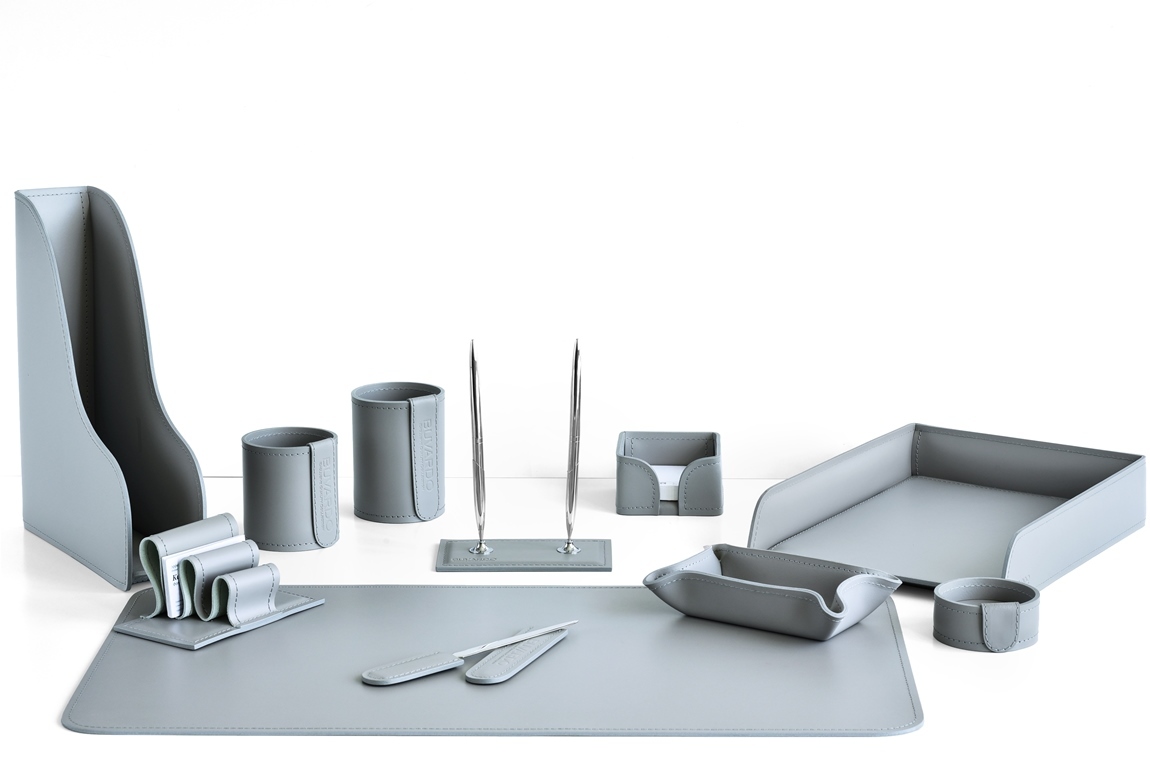 Настольный набор 11 предметов из серой кожи