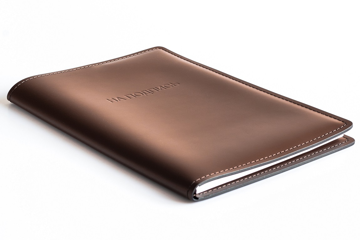 Папка НА ПОДПИСЬ кожаная цвет орех Папка НА ПОДПИСЬ кожаная цвет орех