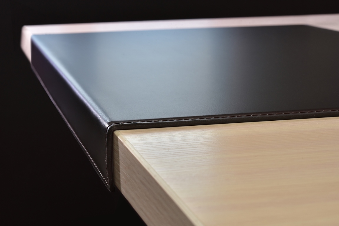 Бювар с загибом металлический из кожи cuoietto черный