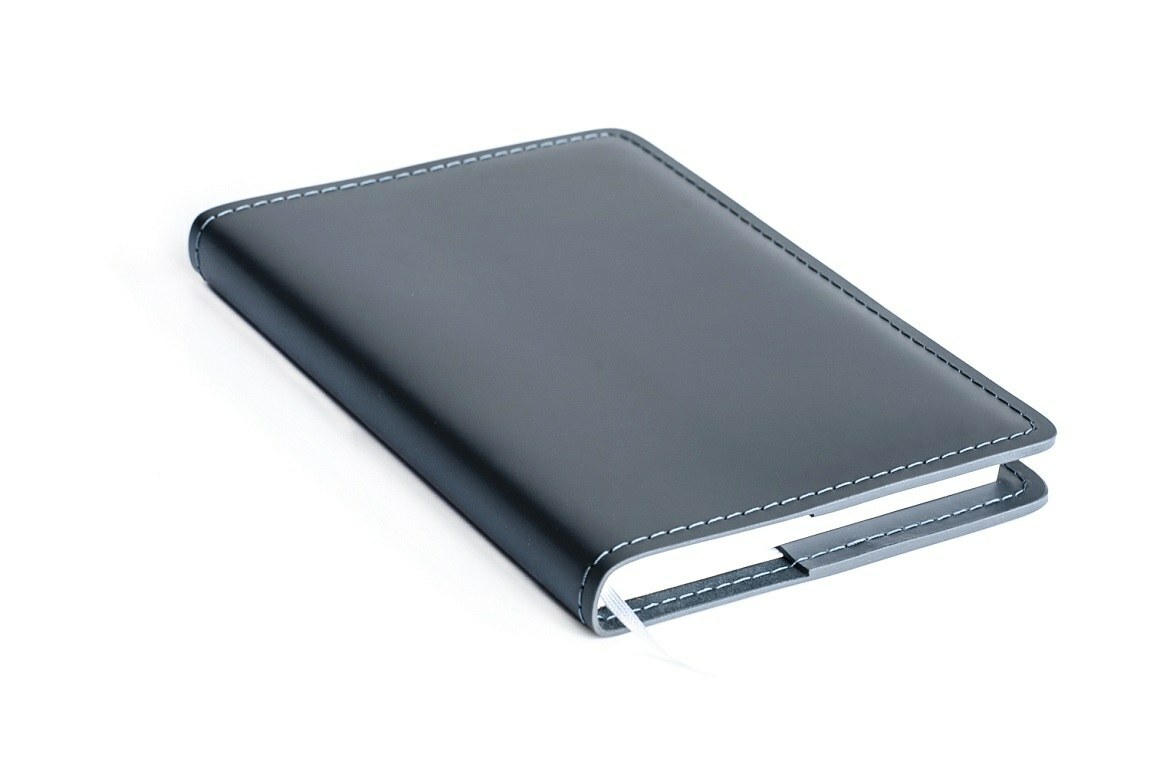 Ежедневник А5 из темно-серой кожи