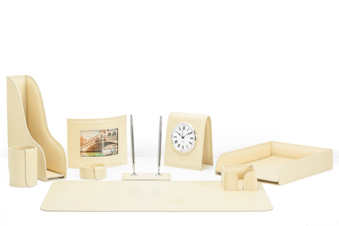 Настольный набор Зенит 10 предметов из кожи цвет слоновая кость №40 СКИДКА! СТАРАЯ ЦЕНА 91920 Настольный набор Зенит 10 предметов из кожи цвет слоновая кость №40 СКИДКА! СТАРАЯ ЦЕНА 91920