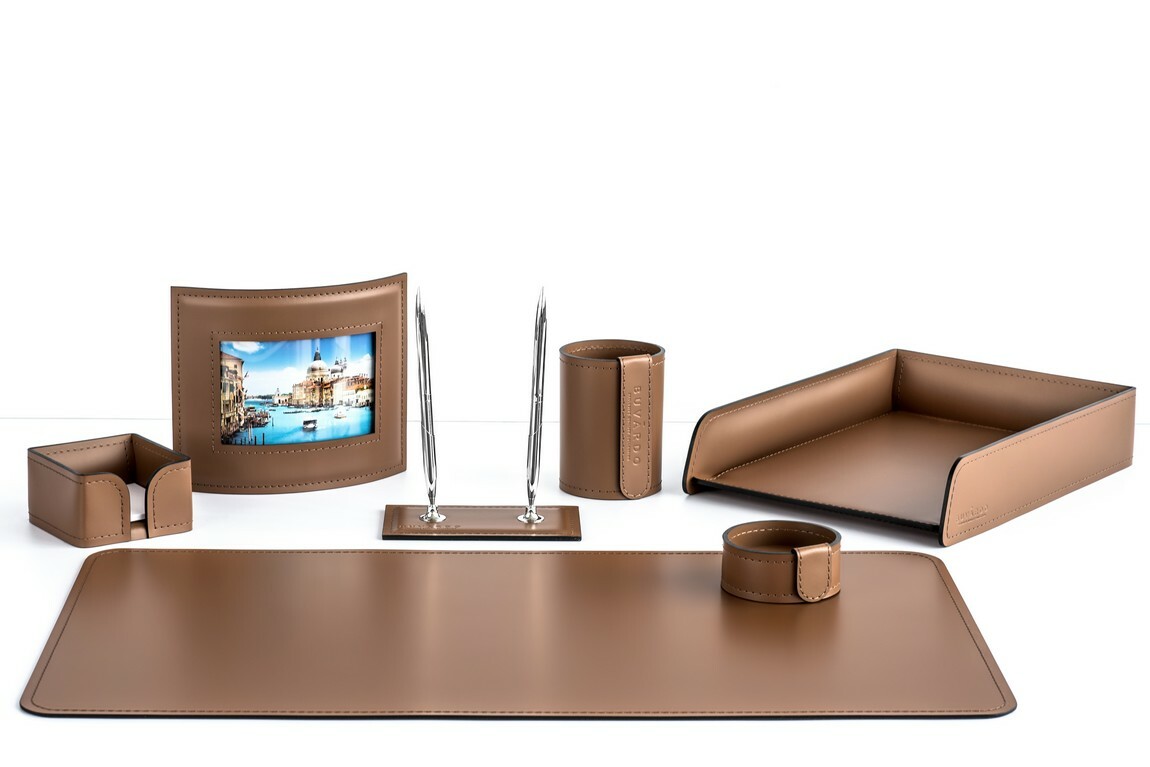 Настольный набор 7 предметов из кожи цвет табак с фоторамкой