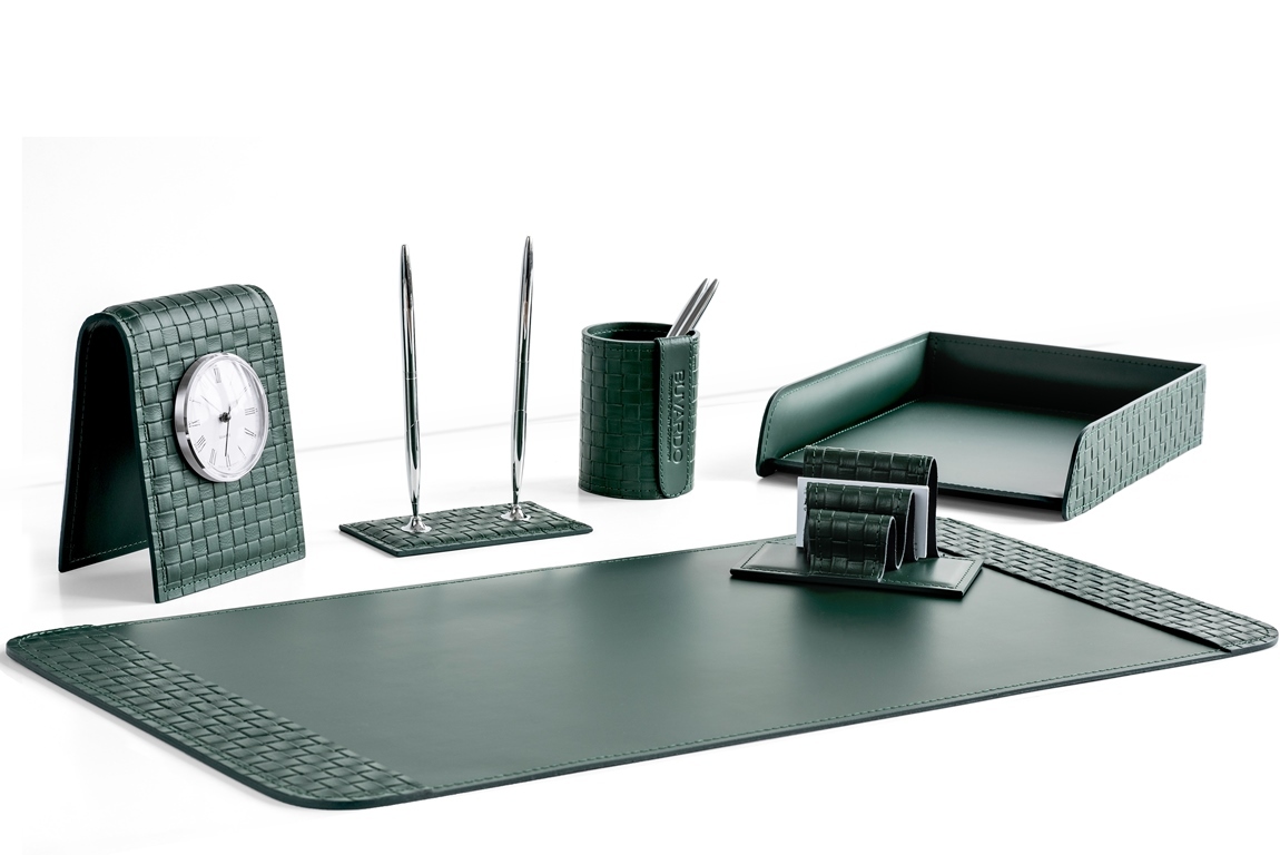 Настольный набор 6 предметов из кожи Treccia/зеленый с часами Настольный набор 6 предметов из кожи Treccia/зеленый с часами