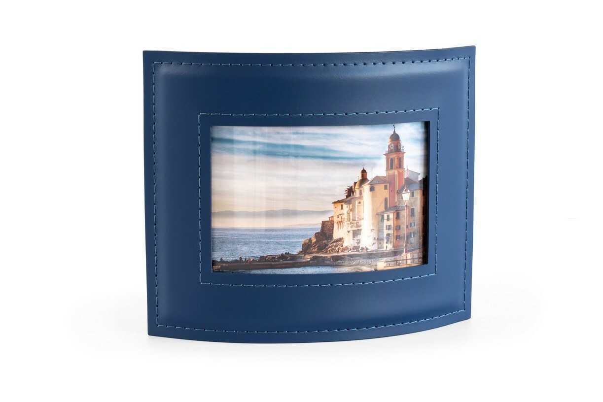 Рамка для фотографий из синей кожи