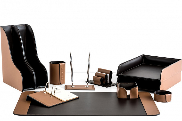Набор настольный офисный с календарем 11 предметов из кожи табак/шоколад
