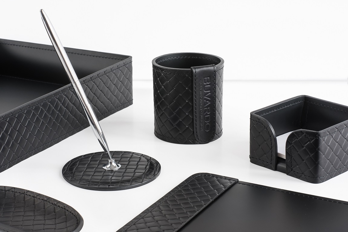 <span style="font-weight: bold;">Relief Premium Black</span><br>