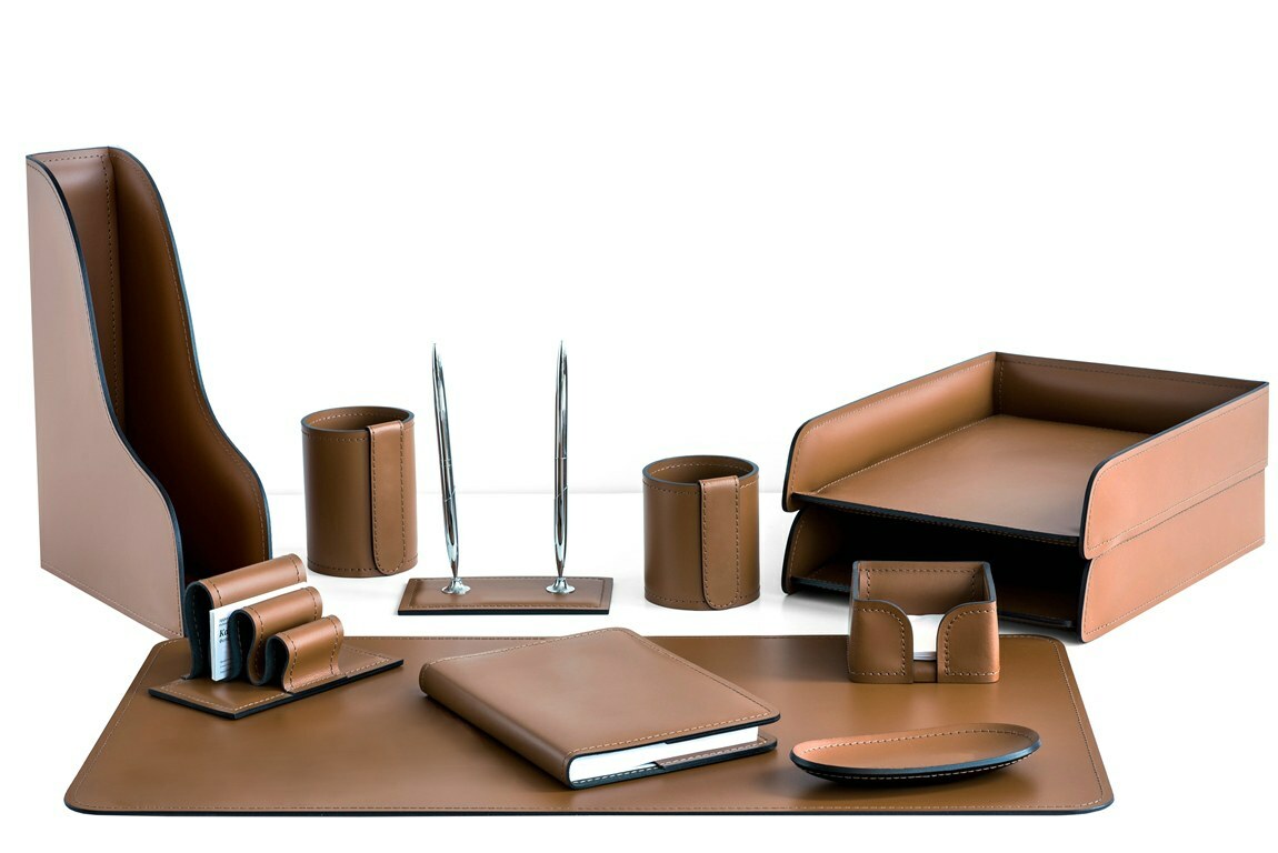 Набор на стол руководителя с ежедневником из кожи цвет табак 11 предметов