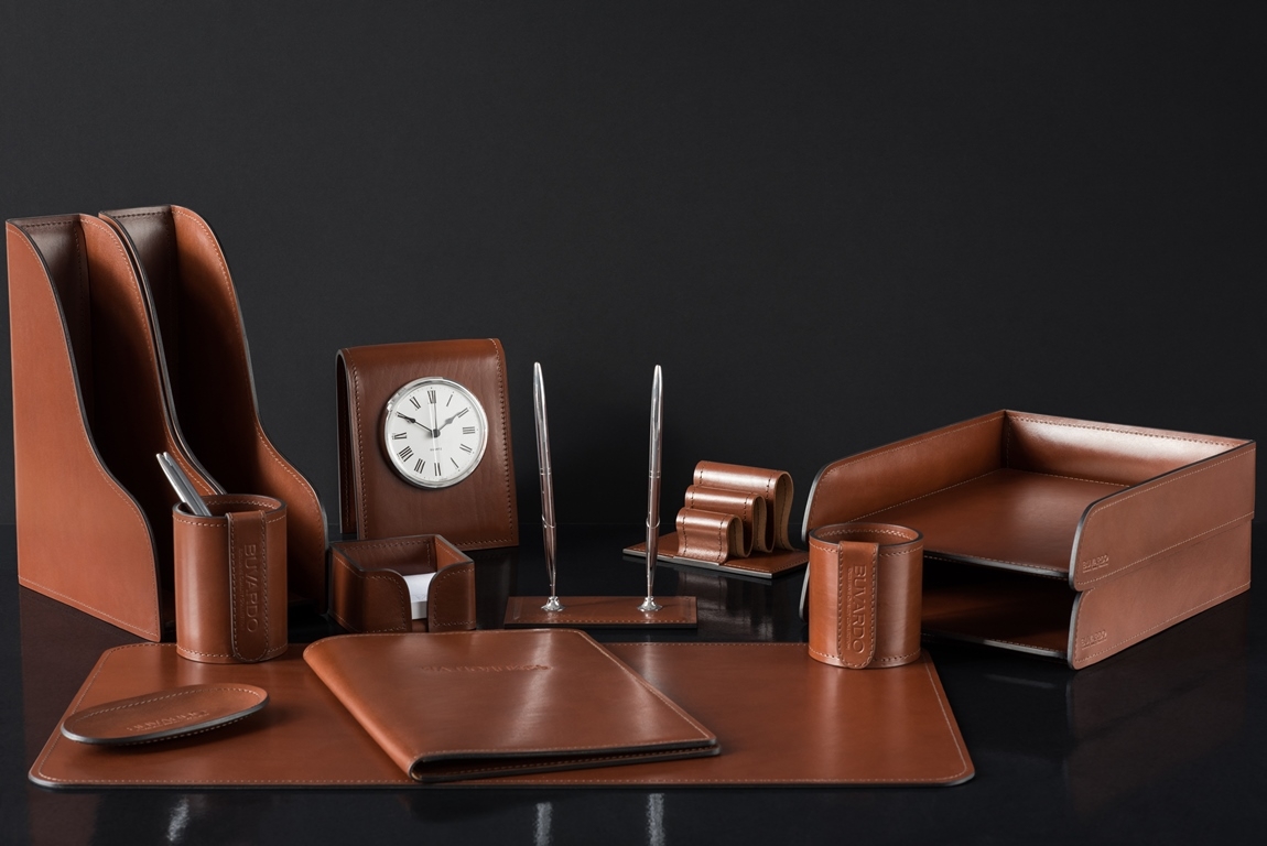 НЕТ В НАЛИЧИИ Настольный набор для руководителя 13 предметов с папкой из кожи Toscana НЕТ В НАЛИЧИИ Настольный набор для руководителя 13 предметов с папкой из кожи Toscana