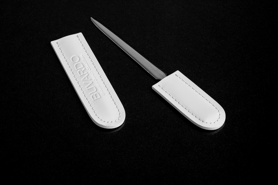 ПО ЗАПРОСУ Нож канцелярский в чехле белый ПО ЗАПРОСУ Нож канцелярский в чехле белый