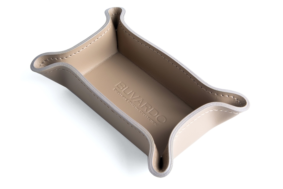 Лоток малый фигурный из кожи caffe latte (какао)