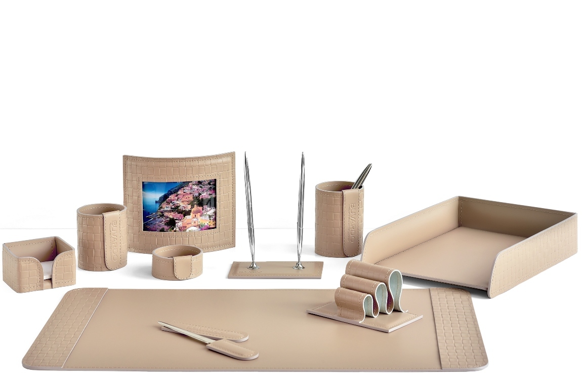 Набор настольный из кожи цвет cafe latte с тиснением intrecciato 10 предметов с фоторамкой