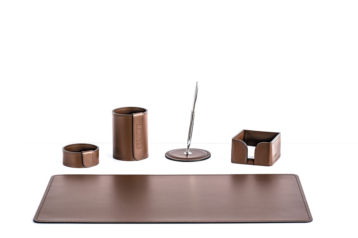Настольный набор подарочный из кожи цвет орех Настольный набор подарочный из кожи цвет орех