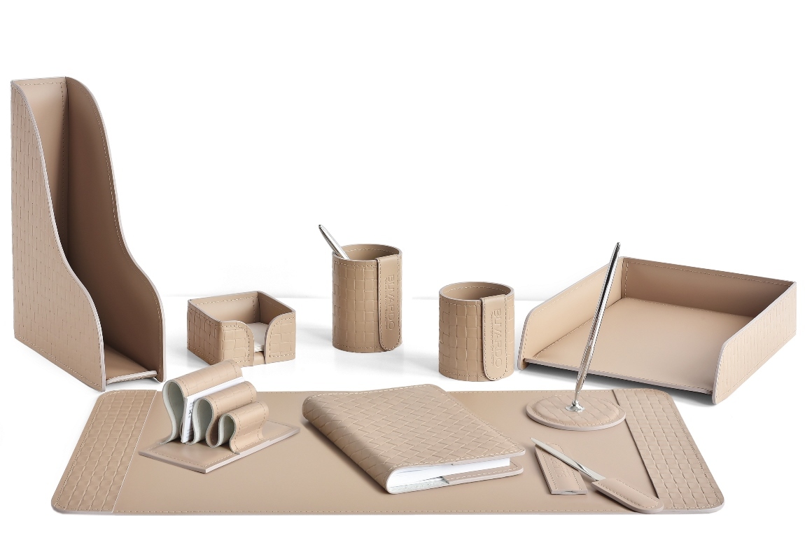 Набор настольный для руководителя 10 предметов из кожи цвет cafe latte treccia с ежедневником А5