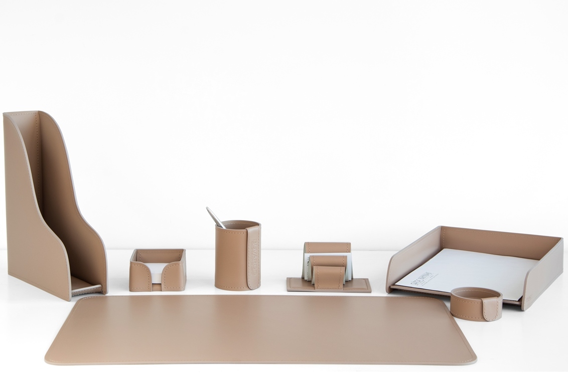 Набор настольный бежевый из кожи 7 аксессуаров