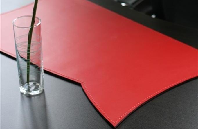 Подложка для стола. Бювар из кожи модель 27